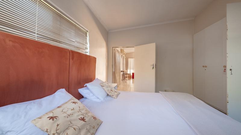 6 Bedroom Property for Sale in Parow North Western Cape